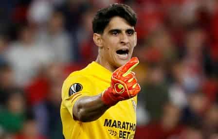 بونو وزياش ضمن قائمة المتنافسين على جائزة أفضل لاعب في 2020