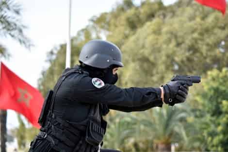 عناصر الشرطة تضطر لاستعمال أسلحتها لتوقيف مجرم خطير