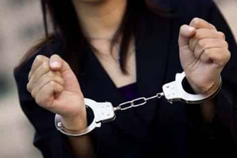 الدار البيضاء..تفاصيل اعتقال موثقة هاربة نصبت على مسؤولين كبار