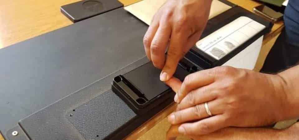 تارودانت: موظفو الشرطة يحطون الرحال بجماعة تلماكنت قيادة أرگانة لتقريب خدمة الحصول على البطاقة الوطنية من المواطنين