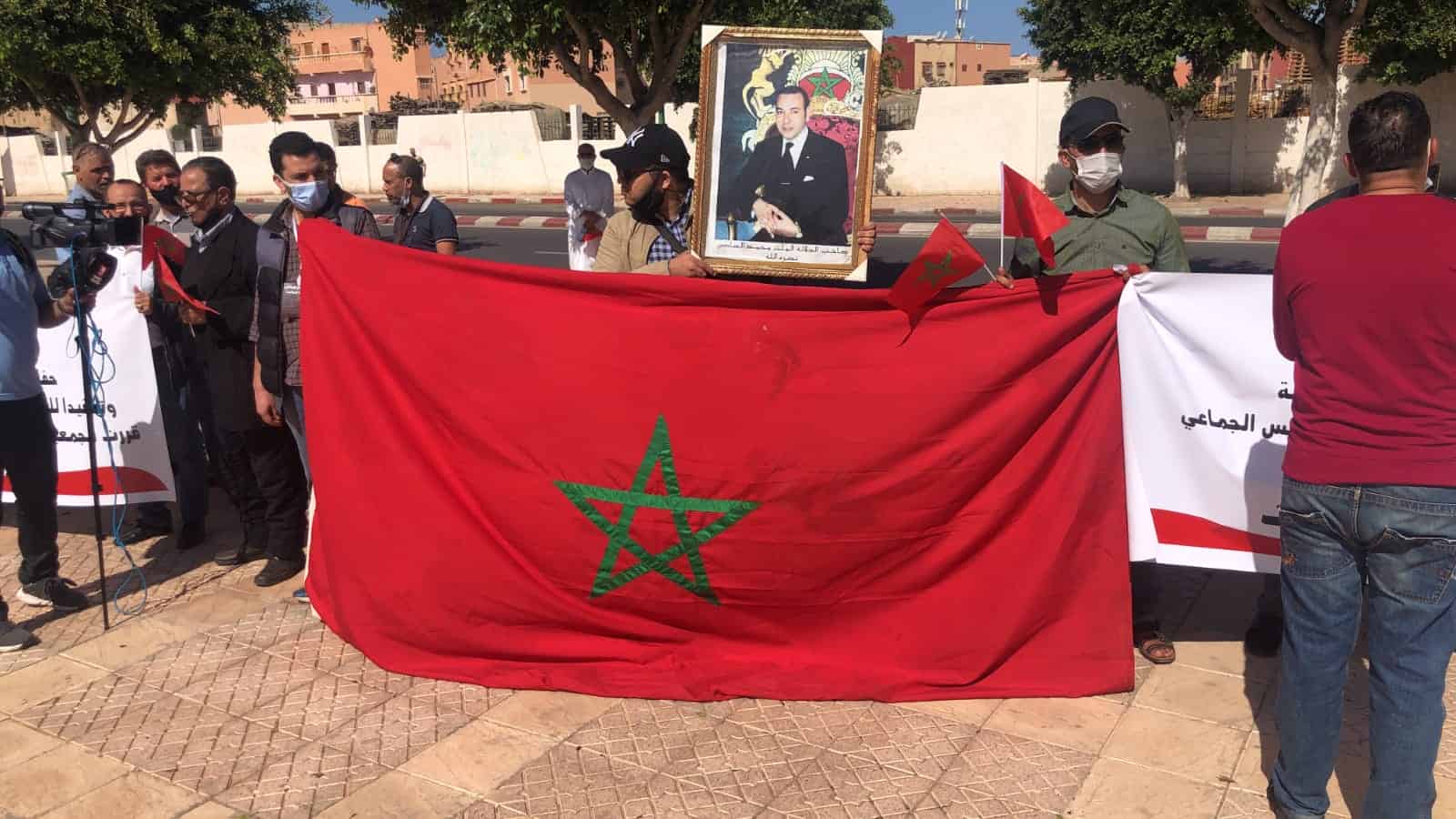 جمعية ارباب ومسيري المقاهي بالدشيرة الجهادية تخرج للاحتجاج ضد قرارات المجلس الجماعي