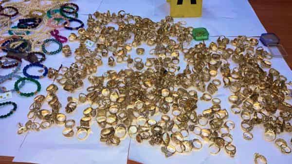 القبض على متورطين في سرقة محل مجوهرات بطنجة (صور)