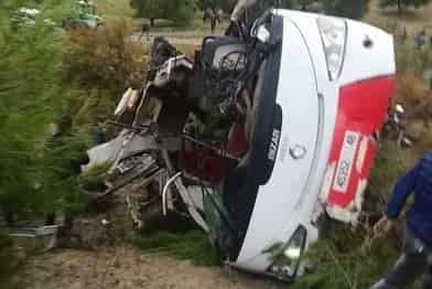 مصرع شخصين وإصابة 30 في حادثة سير خطيرة
