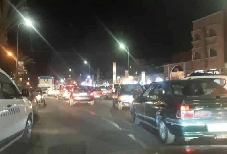 أيت ملول : اختناق مروري بسبب ضيق الطريق الرئيسية للمدينة