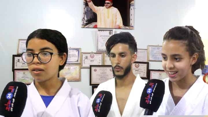 بالفيديو :حفل تتويج 3 أبطال بعد اجتيازهم امتحان نيل شهادة الحزام الأسود الدرجة الأولى الذي نظمته جمعية النجوم للرياضة والتنمية