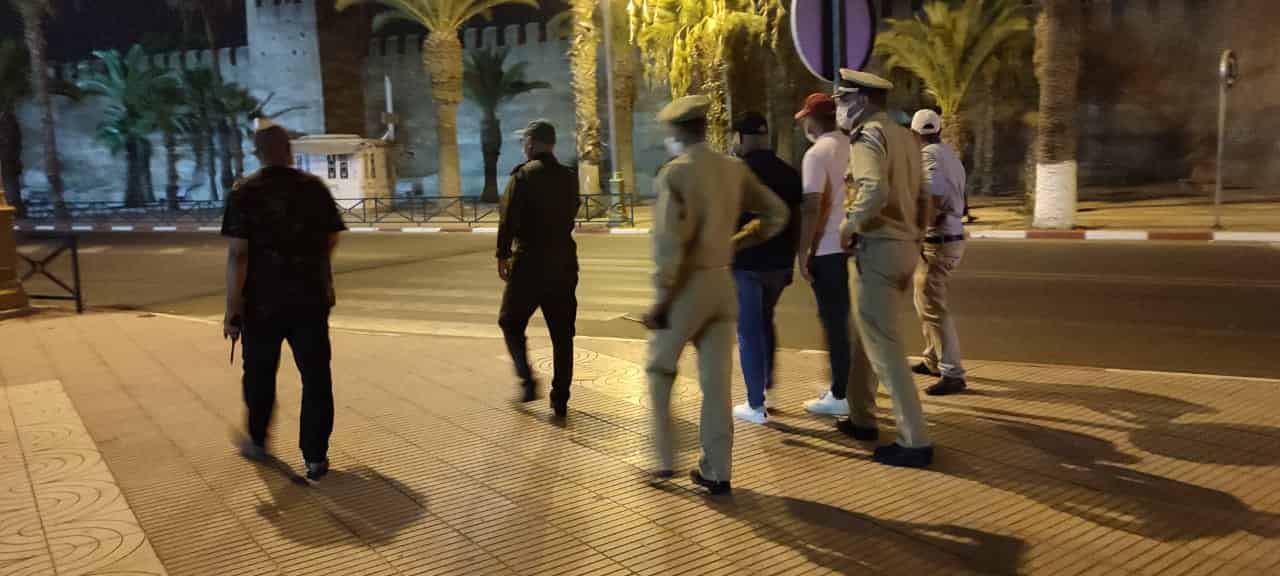 تارودانت:بالصور…حملات أمنية مشتركة لفرض حالة الطوارئ الصحية وسط تجاوب المواطنين