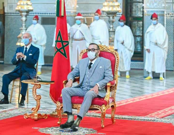 إشادة واسعة بإنتاج اللقاح المغربي وخطوة غير مسبوقة لتحقيق إقلاع صناعي تحت الرعاية السامية لعاهل البلاد .