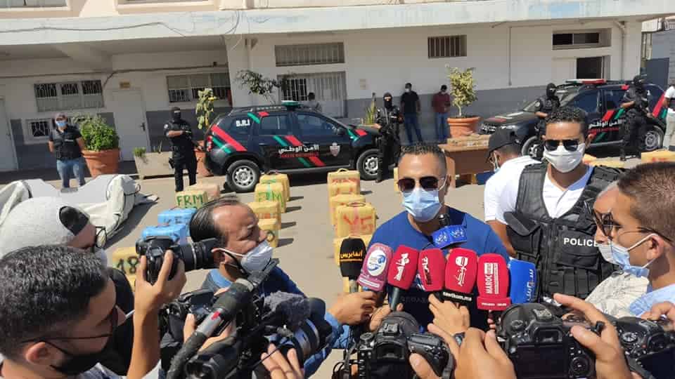 ولاية أمن أكادير تقدم لوسائل الإعلام المختلفة المحجوزات والمعلومات المتعلقة بالشبكة الإجرامية التي أوقفت عناصرها بمنطقة “تغازوت ”