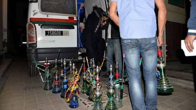 أيت ملول : الامن يداهم منزلا معدا لتقديم النرجيلة ويوقف العشرات من الاشخاص