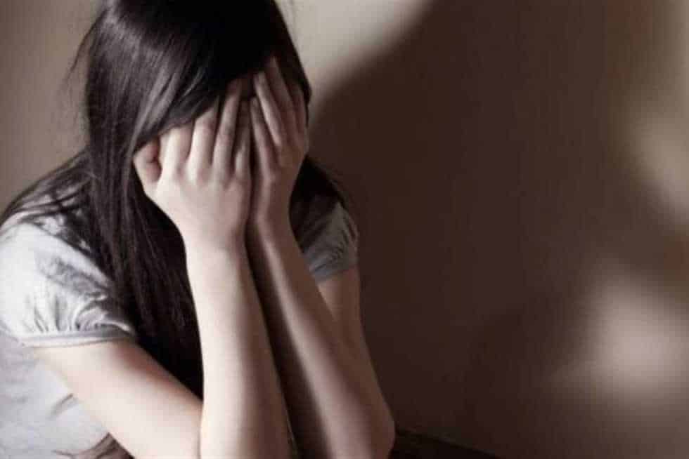 تفاصيل تعرض فتاة لاغتصاب واستغلال جنسي على يد والدها