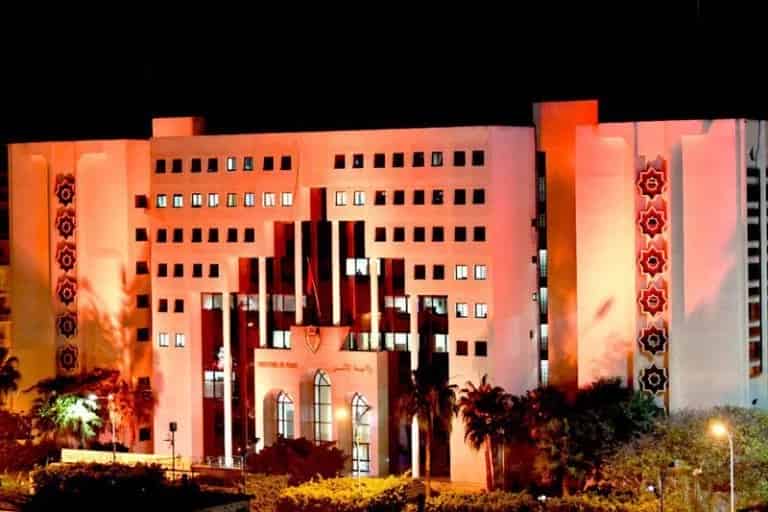 مقرات أمنية تتزين بالبرتقالي لدعم حماية النساء