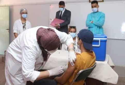 اللجنة العلمية تدعو المواطنين إلى الاقبال على مراكز التلقيح