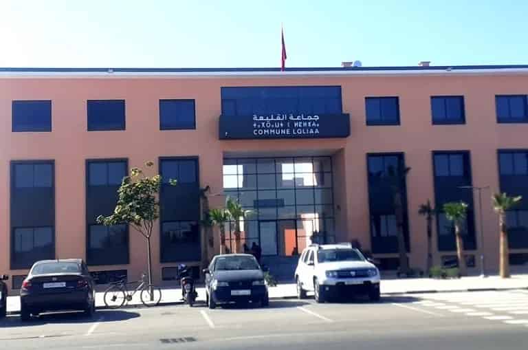 القليعة.. مدينة تنفث غبار “البداوة” في انتظار اللحاق بركب “الحضارة”
