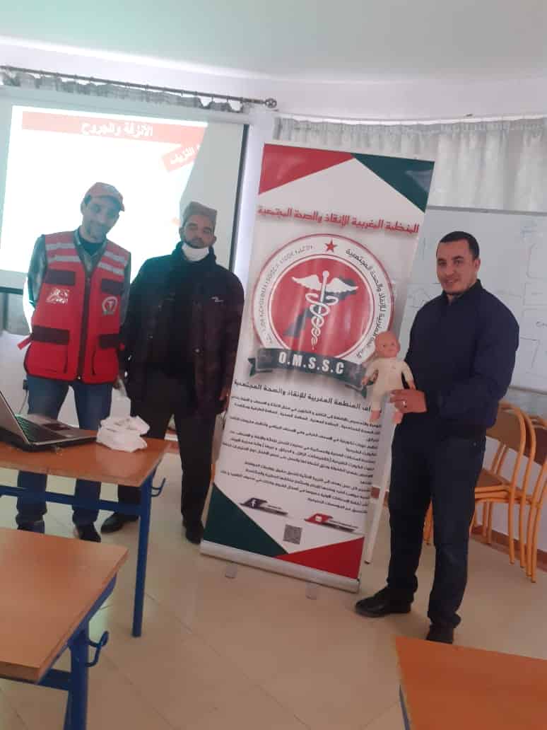 تارودانت : جمعية الآباء بالثانوية الإعدادية زاوية سيدي الطاهر تفتتح سلسلة دورات تكوينية في الاسعافات الأولية