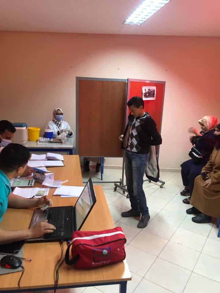 وحدات متنقلة تجوب جبال إقليم تارودانت ودواويرها من اجل تمكين النساء والرجال من التلقيح ضد فيروس كورونا