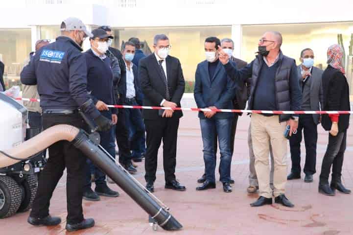 مجلس اكادير يقتني عدد من الآليات الخاصة بعملية كنس وتنظيف أرضية شوارع المدينة مزودة بأحدث التكنولوجيا