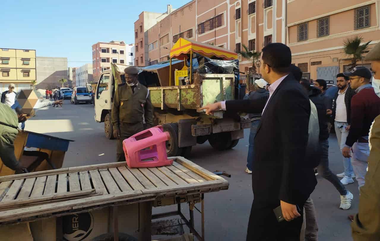 السلطـة المحلية بمدينة بيوكرى تشن حملـة واسعة لتحرير المـلك العمومي