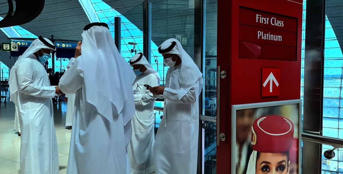 الامارات تقرّر منع مواطنيها غير الملقحين ضد كورونا من السفر اعتبارا من 10 يناير
