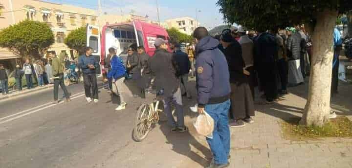 اشتوكة:سيارة”بيكوب”تصدم رجلا وامرأة  بمركز أربعاء أيت بوالطيب وتصيبهما إصابات بليغة