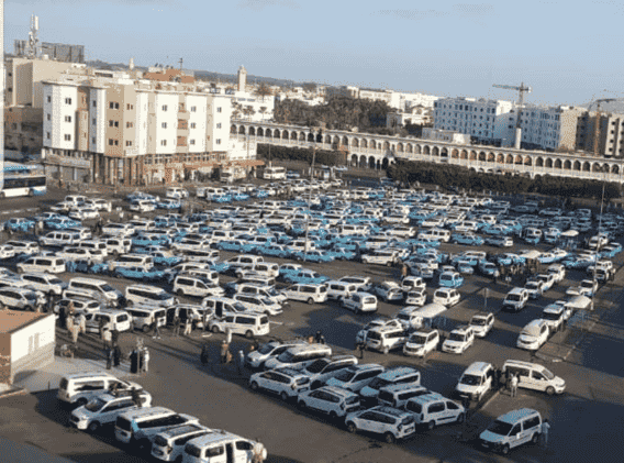 رغم تخفيف القيود..سيارات الأجرة بإنزكان ترفض خفض أسعار نقل الركاب