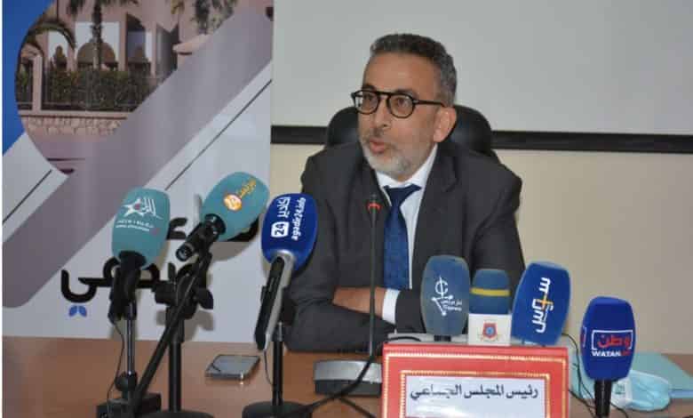 رئيس جماعة تيزنيت يرد على انتقادات المعارضة