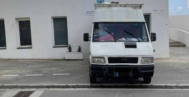 جمارك طنجة تحبط عملية تهريب بضائع محظورة