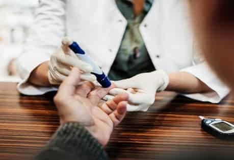 علامات تحذيرية لارتفاع نسبة السكر في الدم يجب الانتباه إليها