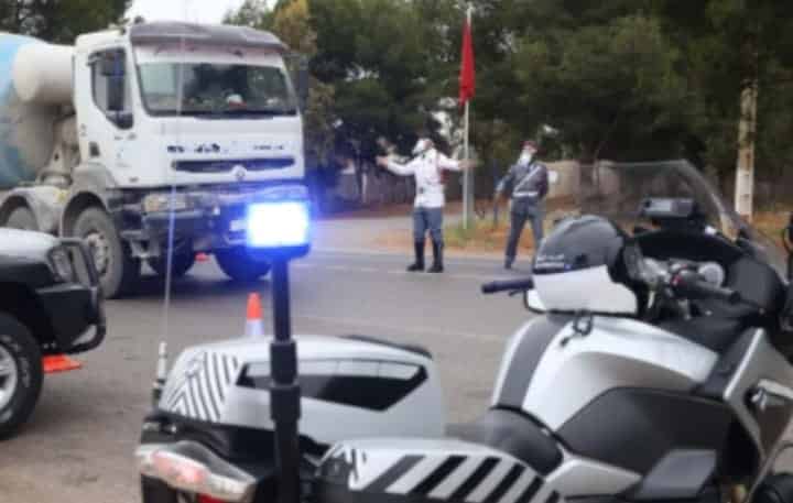 تزنيت: الدرك الملكي يوقف سيارة رباعية الدفع محملة بالكازوال المهرب