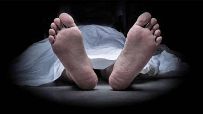 طفلة تجهز على والدها طعنا ببولمان￼