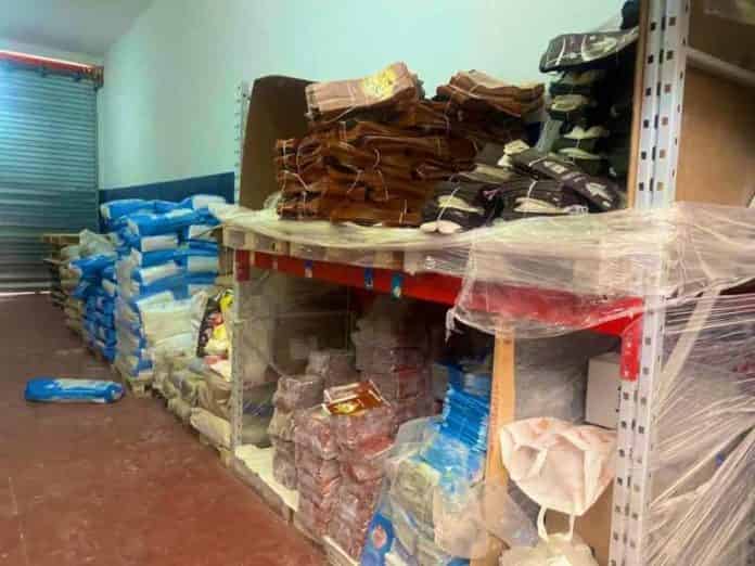 فرقة مكافحة العصابات تضبط مرآبا لتخزين المواد الفاسدة+ الصور 
