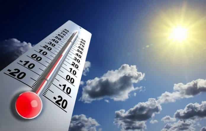 الطقس غدا الجمعة.. جو حار مع نزول قطرات مطرية متفرقة في بعض المناطق