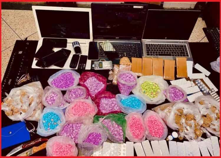 أمن طنجة يوقف 3 اشخاص  للاشتباه في تورطهم في قضية تتعلق بحيازة وترويج المخدرات والمؤثرات العقلية