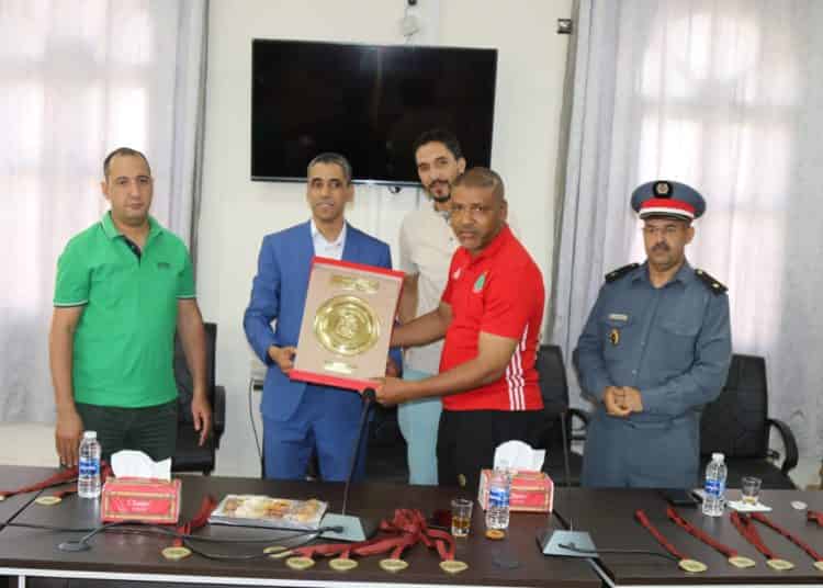 رئيس جماعة أولادبرحيل يستقبل مكونات ولاعبي نادي الرشاد البرحيلي لكرة اليد بعد تحقيق الصعود للقسم الوطني الأول.