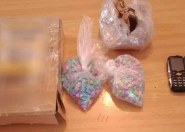 توقيف سيدة، يشتبه في تورطها في قضية تتعلق بحيازة وترويج المخدرات والمؤثرات العقلية.￼