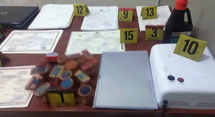 تفكيك شبكة إجرامية متخصصة في بيع ديبلومات مزورة