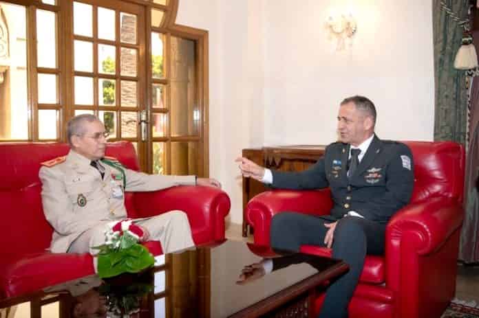 الجنرال دو كور دارمي بلخير الفاروق يستقبل رئيس هيئة الأركان الإسرائيلي(+صور)