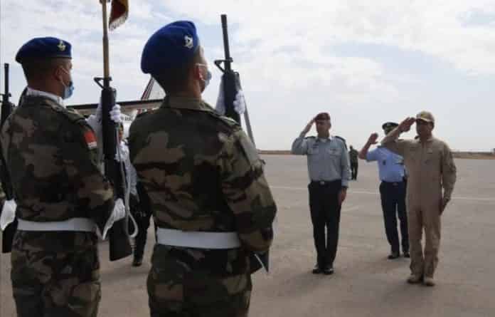 بالصور.. رئيس هيئة أركان جيش الدفاع الإسرائيلي في زيارة إلى القاعدة الجوية ببنجرير