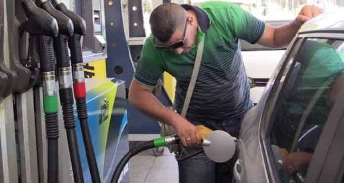 الحكومة تحسم الأمر.. لا يمكن دعم أسعار المحروقات رغم ارتفاعها