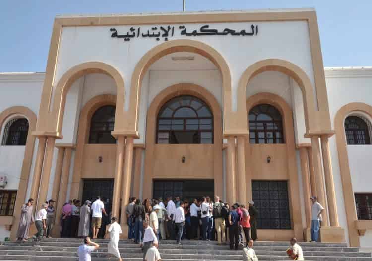 وكيل الملك لدى المحكمة الابتدائية بإنزكان يعلن الحرب على سماسرة المحاكم ويطيح ب3 منهم