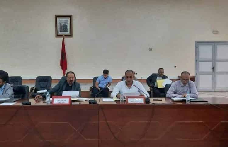 هذا ما صادقت عليه لجنة التنمية القروية والحضرية وإنعاش الاستثمارات والماء والطاقة والبيئة التابعة للمجلس الاقليمي لاشتوكة أيت باها￼