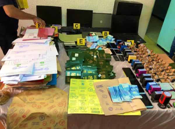 عصابة تزوير تأشيرات “شينغن” تسقط في قبضة الشرطة