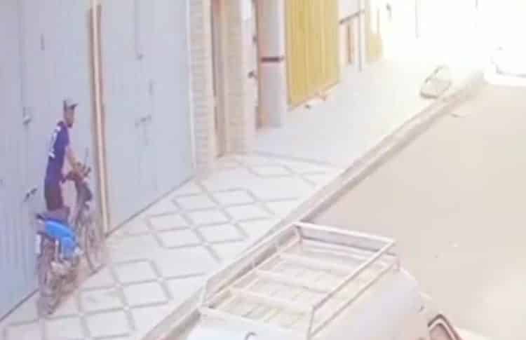 درك ايت عميرة يطيح بسارق ظهر في شريط فيديو متداول عبر تطبيق الوتساب