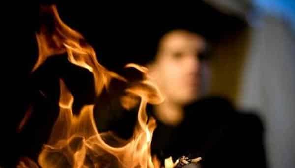 وفاة شاب أضرم النار في جسده أمام مقر ديمومة الشرطة