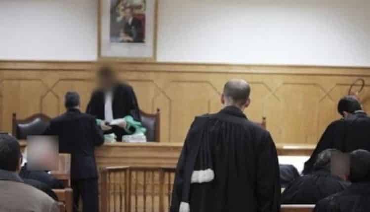 رئيس جماعة يجر برلمانياً إلى القضاء بتهمة النصب و الإحتيال￼