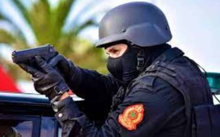 أمن طانطان يستعمل الرصاص لتوقيف 4 أشخاص عرّضوا أمن المواطنين وسلامة عناصر الشرطة لتهديد خطير