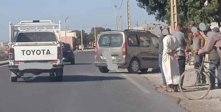 اشتوكة:سيارة ببلفاع ترسل سائق دراجة عادية الى المستشفى