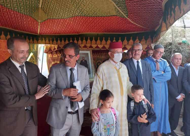 عامل إقليم تارودانت السيد الحسين أمزال يشرف على عملية توزيع “مليون محفظة” بمؤسسة ابن السعيدي