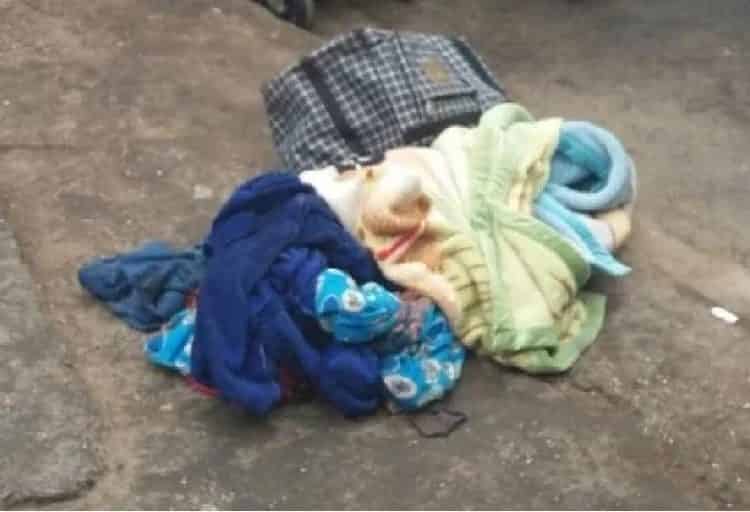 خطير..أم تتخلص من رضيعها برميه في حاوية أزبال