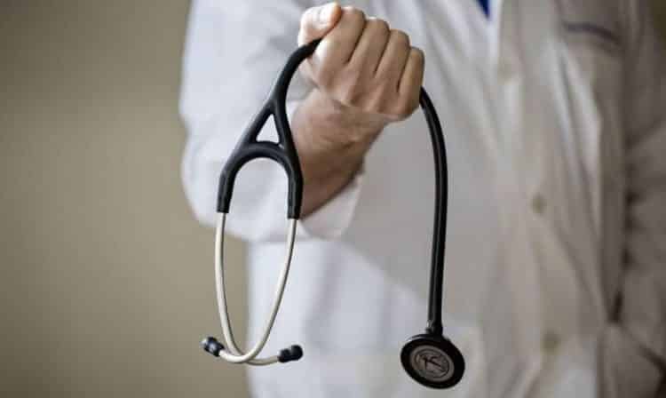 بشرى للأطباء… زيادة 4000 درهم في الأجور ابتداء من يناير المقبل￼