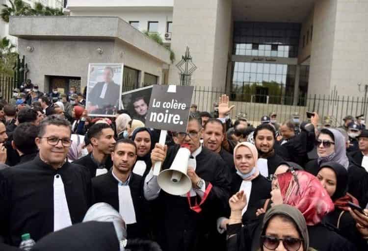 جدل الضريبة.. المحامون في إضراب شامل واجتماع بالبرلمان لمناقشة الموضوع￼